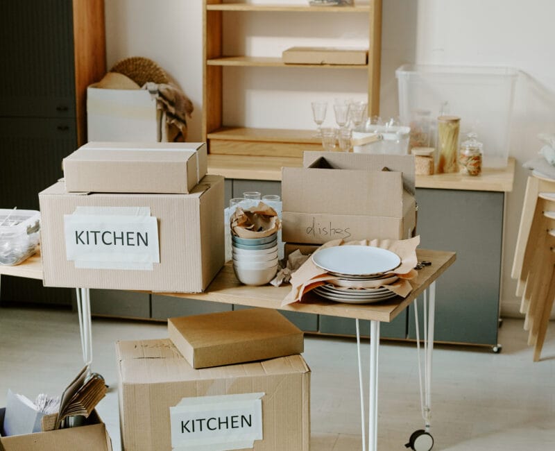 movers in sharjah - kitchen ware packing